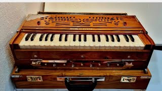 This is scale changer harmonium lekin jo main play kar raha hun vah scale changer nahin Hai
