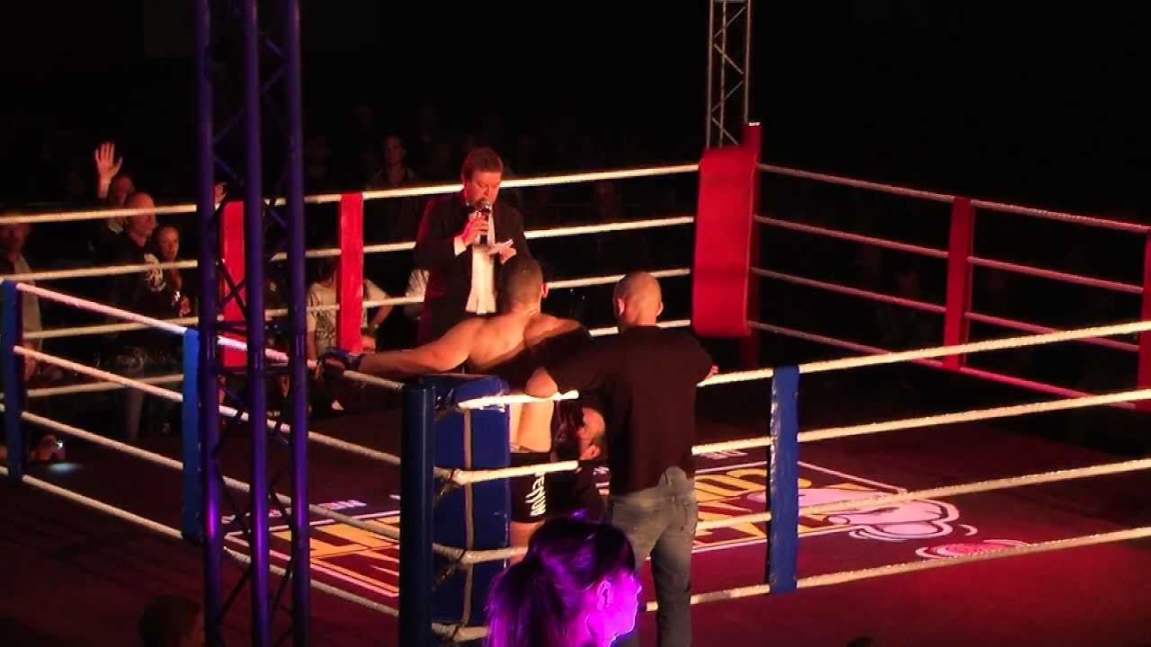 Mike Wiatko (Shaolin Team)  Vs Candied Van De Ven (Zandvoord)