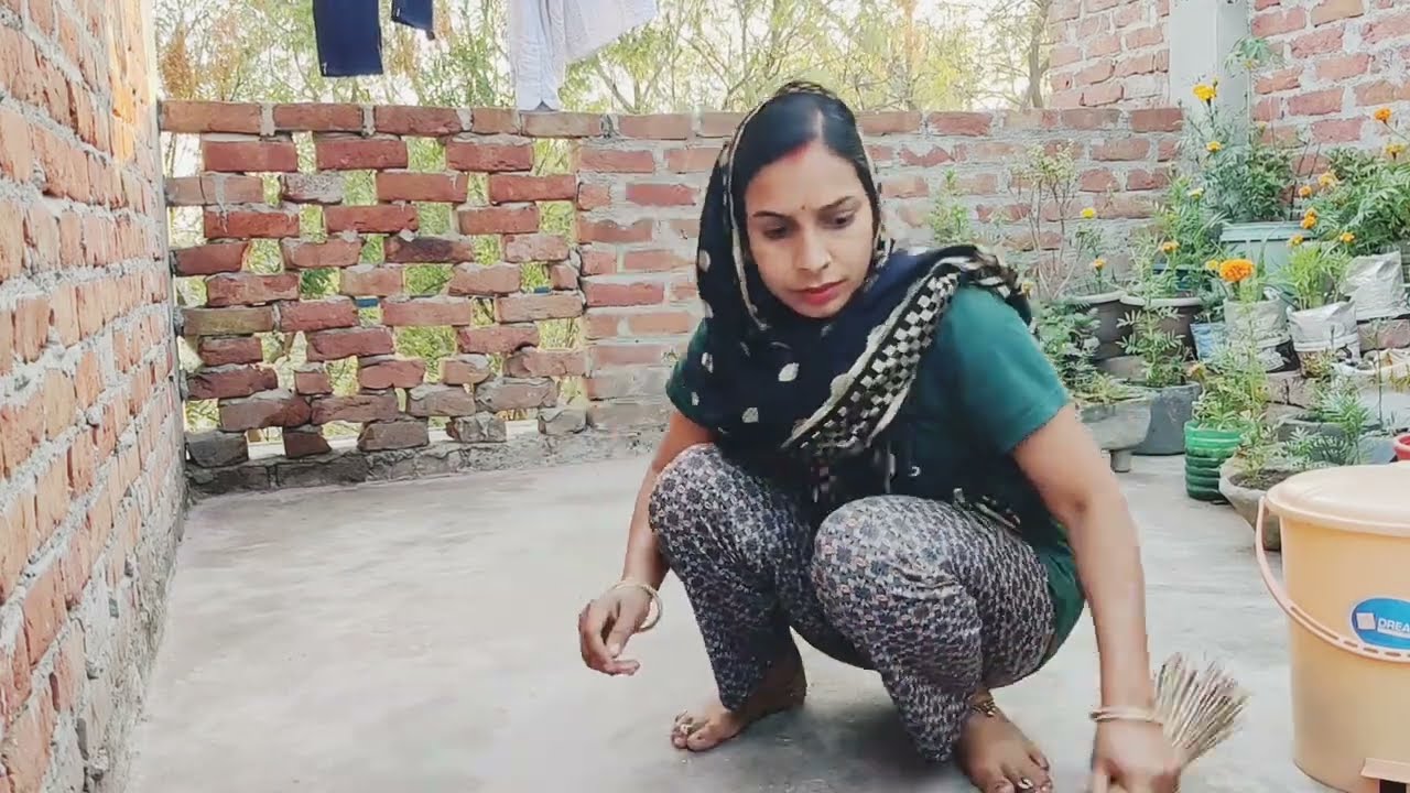 💐Evening time। छत की छोटी फुलवारी की सफाई।  सिंचाई करना।💐