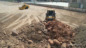 Massive Bulldozer Pushing Soils SHANTUI DH17B2| New Update Land Filling and Leveling