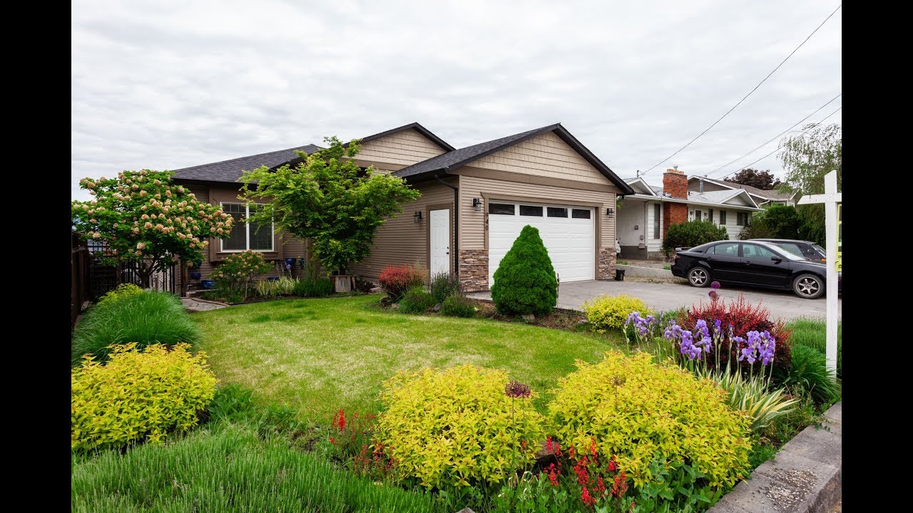 940 Graf Rd Kelowna BC SOLD House For Sale Rancher with walk out