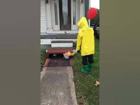 Pennywise Halloween prop! - YouTube