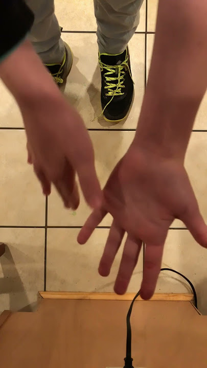 How to paralyze your hand (temporary) #shorts