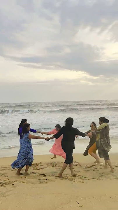 Vibing with my best friends💃❤️ | Kaho na pyar hai |  #shortsyoutube  #shorts #dancelover  #utube