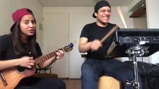 Video thumbnail of "Silvestre Dango - Materialista Cover by Vane & Chris"