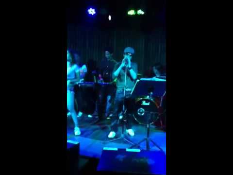 Zeus band Miri cherries berries