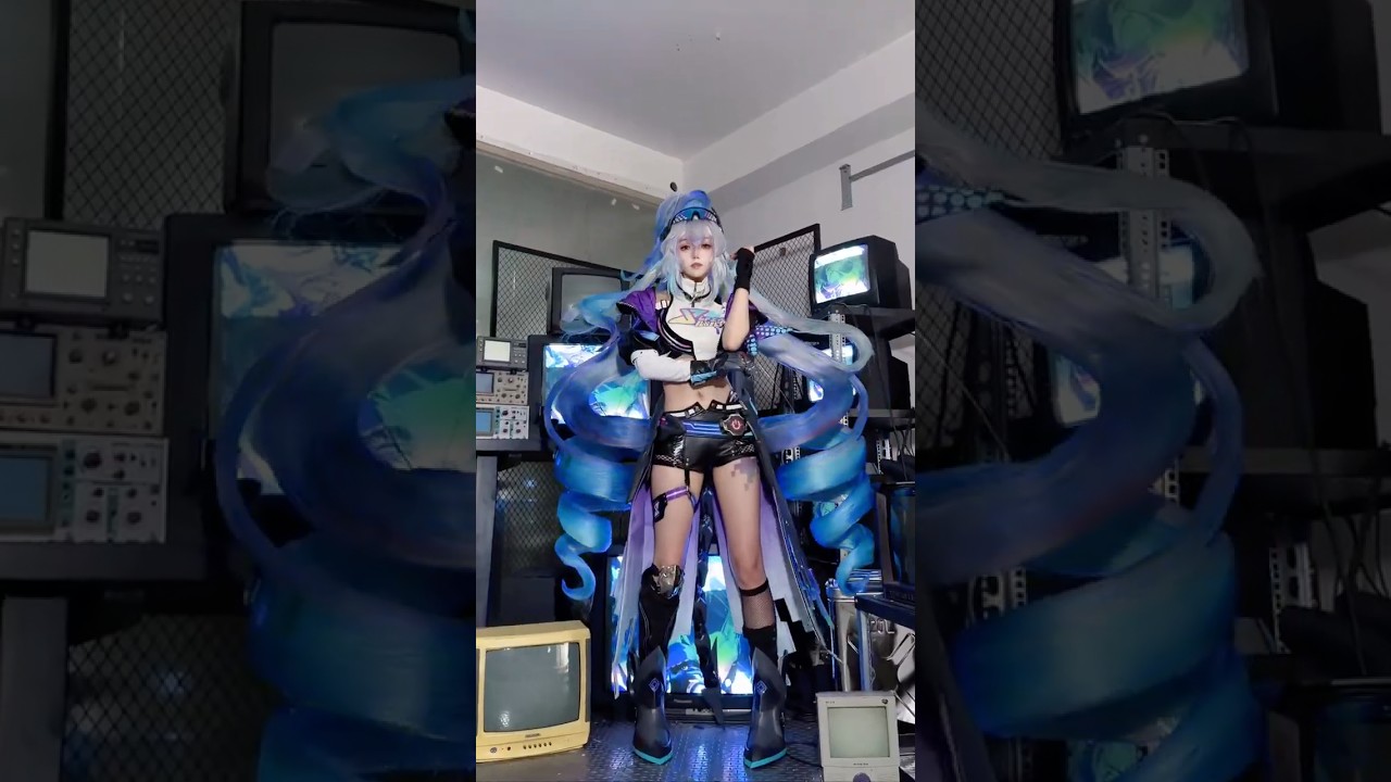 Silver Wolf Lv999: Glowing Wig 🎮 #anime #game #fyp #honkaistarrail #cosplay #cosplayer #cosplaygirl