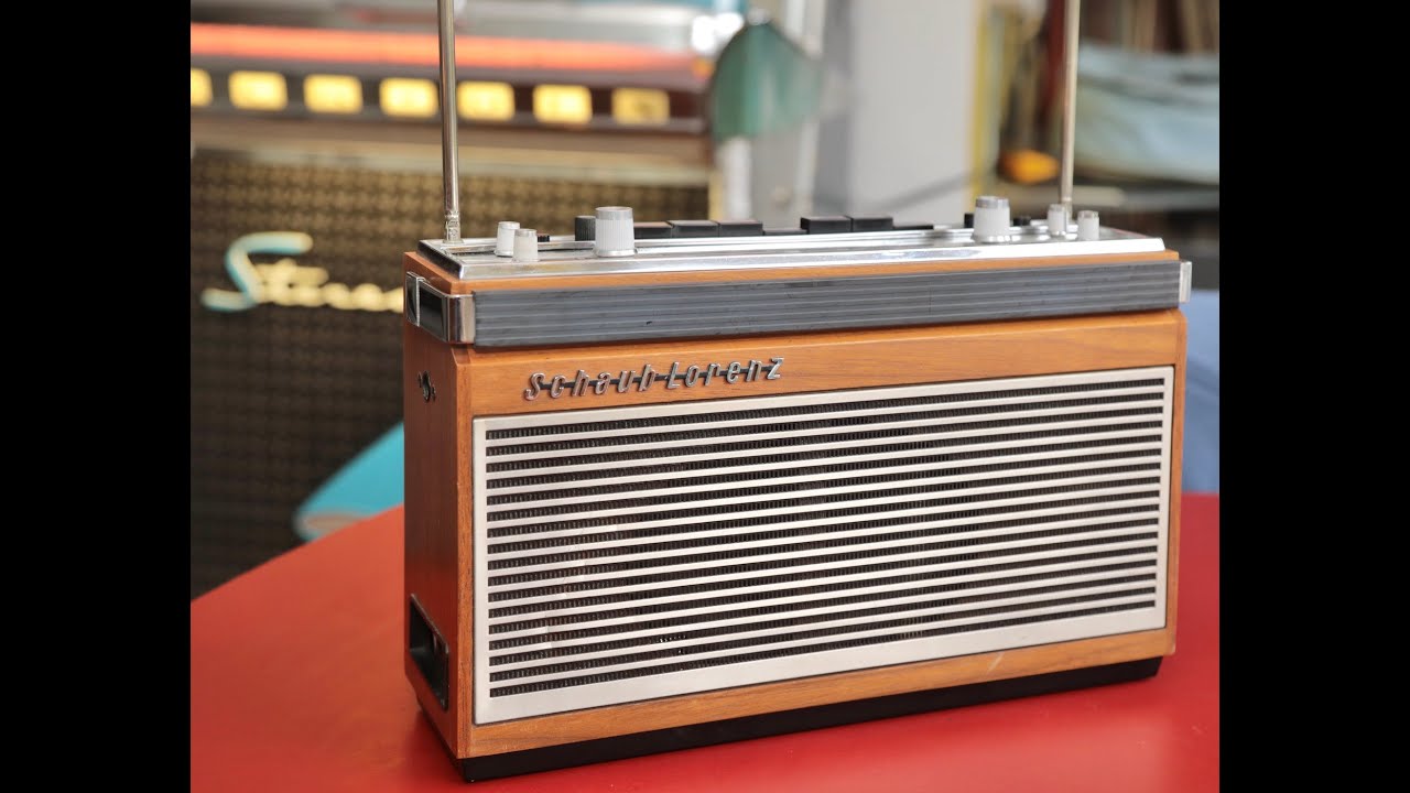 Enceinte de Musique en Noyer de Schaub Lorenz, 1950s en vente sur