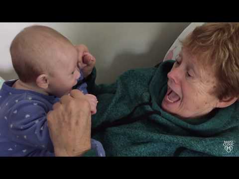 Video: Sunt spectaculoase și albastrul bebeluși?