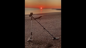 10. Metal Detecting along Folkestone Beach with the Nokta Makro Simplex