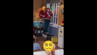¿Jorjais y Germán dormirán juntos? 🤪🤭 #Vecinos #comedia #humor #risa