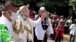 Kyai Abdul Rosyid bin Abdullah Syafi'i mau di tangkap, akhirnya di bawa pilang sama jamaah 1812