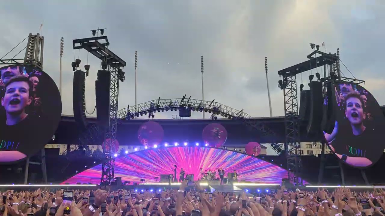 [4K] Coldplay - Intro + Higher Power (Live @ Letzigrund Stadion, Zürich 02-07-2023)