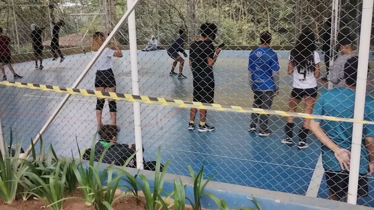 Esquisito e Retardado.