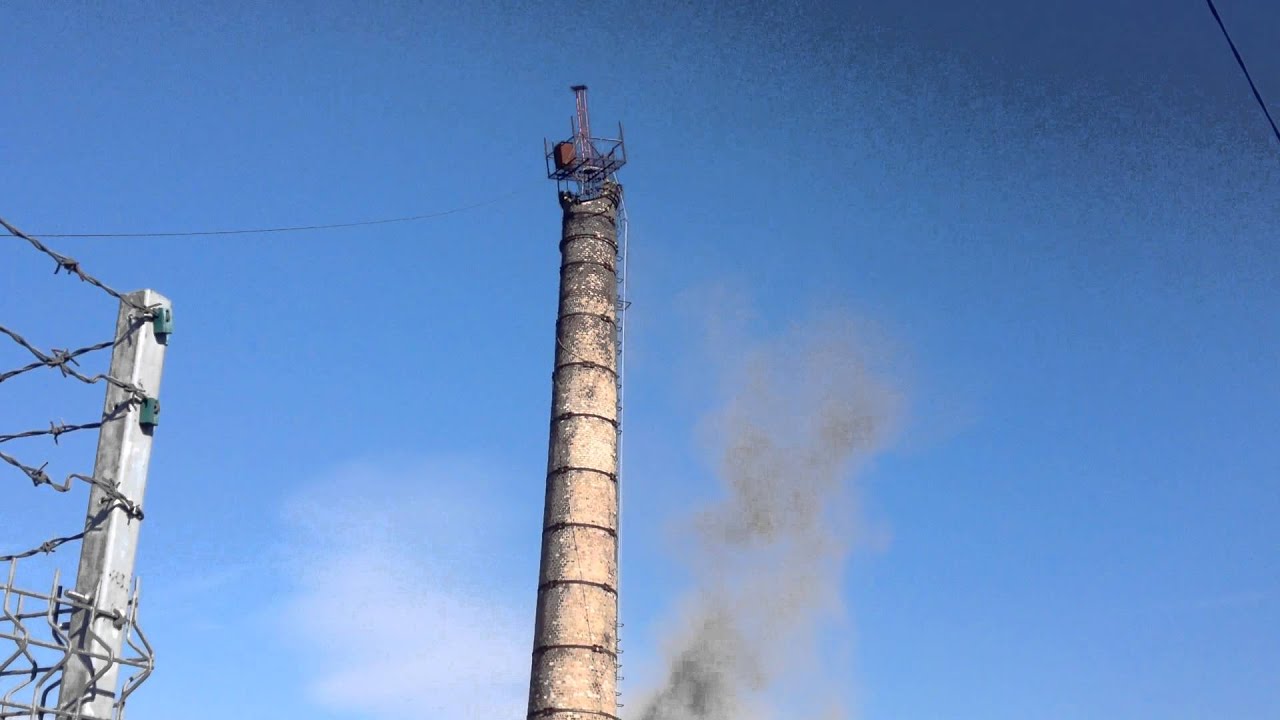 Демонтаж металлической конструкции с трубы котельной. - YouTube