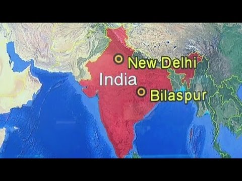 8 women die in mass sterilization in India - YouTube