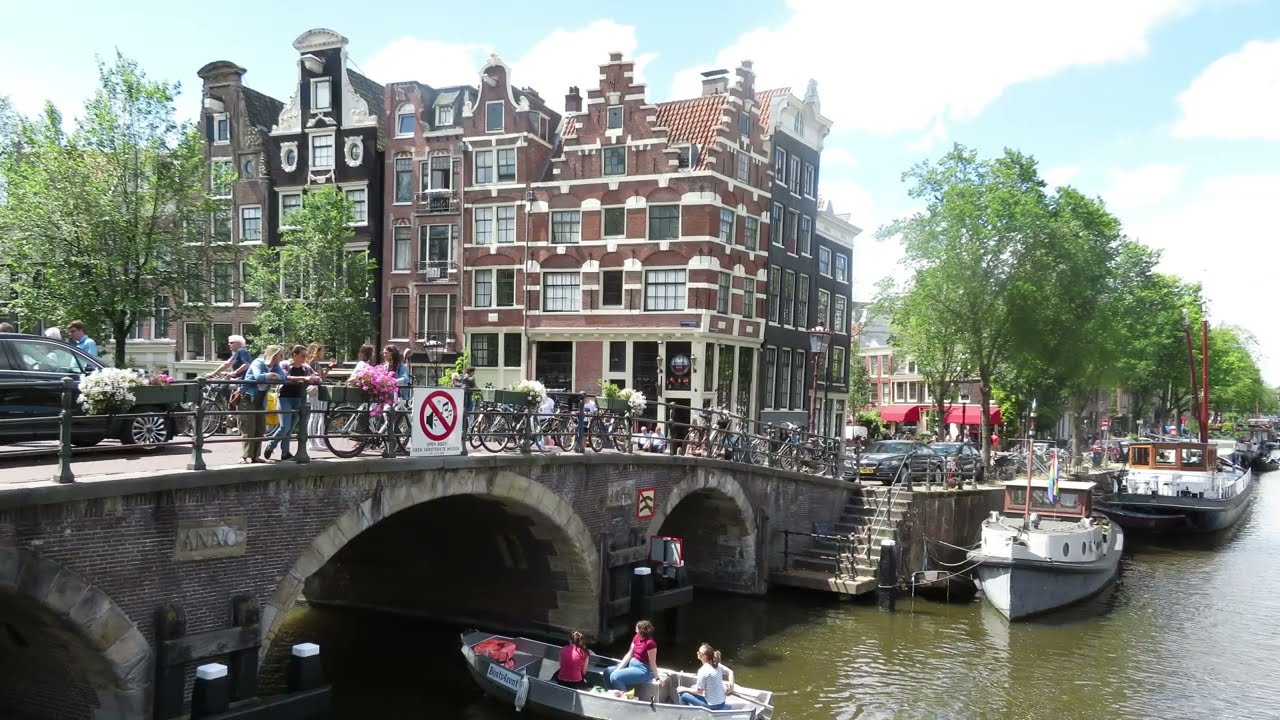 Best house! Amsterdam Boathouses in Holland. Affordable, comfortable, eco friendly,  