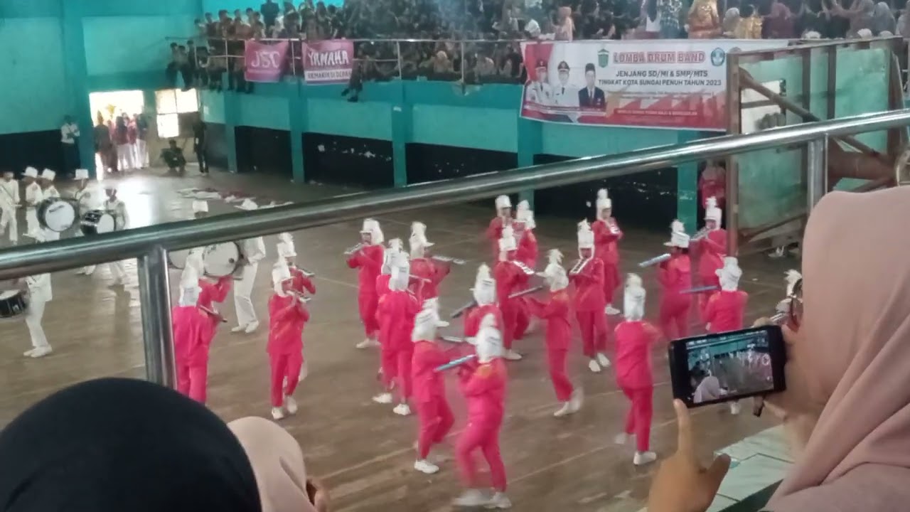 penampilan drumband SMP negeri 2 sungai penuh...