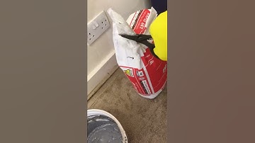 Mixing tile adhesive