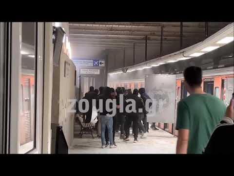 Μοναστηράκι: Φασίστες χτυπάνε κόσμο μέσα στο τρένο - Οργή για τη στάση των ΜΑΤ