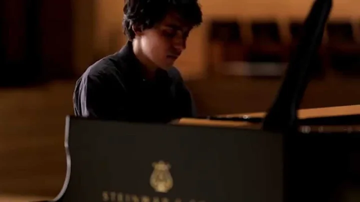 Mehdi Ghazi performs Rachmaninoff's Etudes-Tableau...