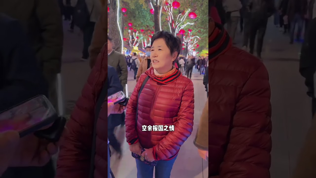 西安街头对诗快60岁的阿姨前来挑战滕王阁序、书中自有颜如玉#诗词 #西安 #大唐不夜城 #文化自信 #小陕西