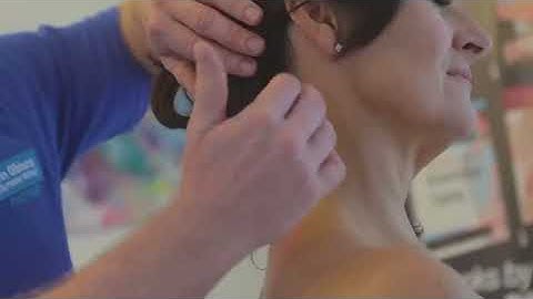 De BESTE MYOFASCIAL RELEASE-technieken voor de sternocleidomastoïdeus en scalenus