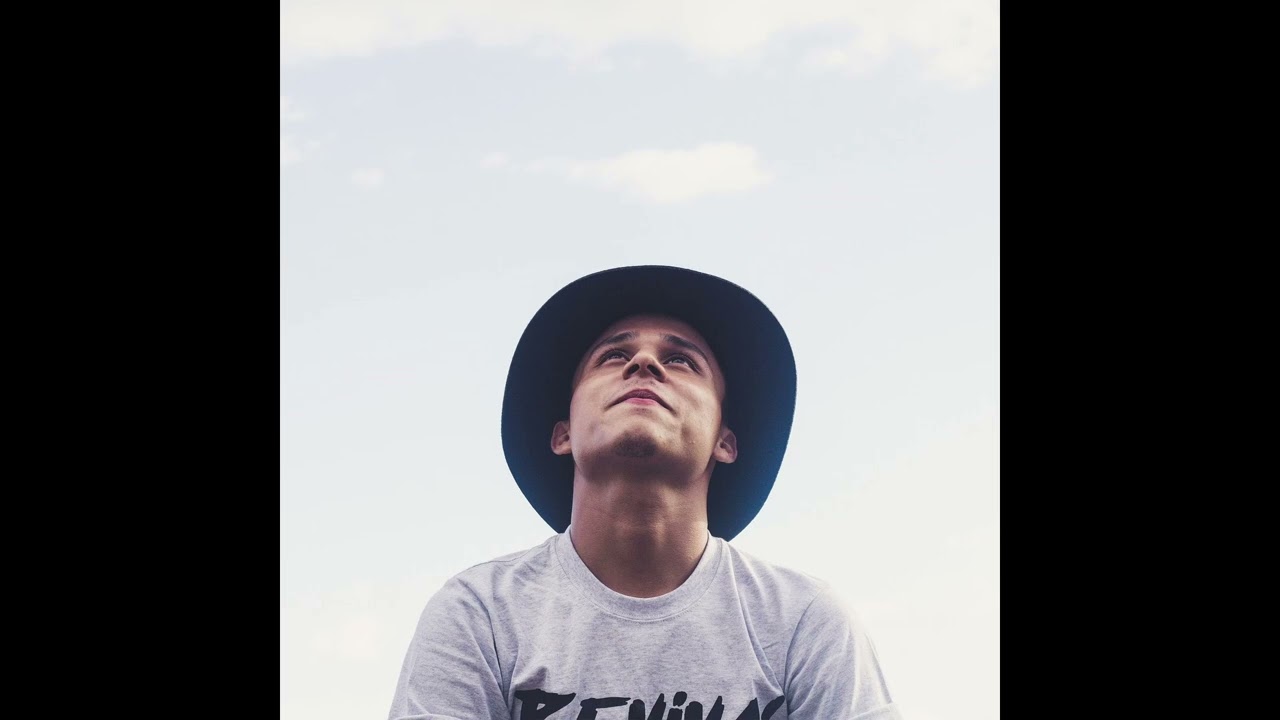 Far | Emotional R&B Ballad of Love and Distance – Orchestral Backdrop & Soulful Vocals