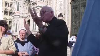 Mons.  TIMOTHY VERDON  LA CHIAMATA UNIVERSALE VISTA NEL CAMPANILE, BATTISTERO E CATTEDRALE