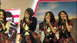 JKT48 - Gadis Remaja [Honda Exhibition Main Kota Kasablanka]