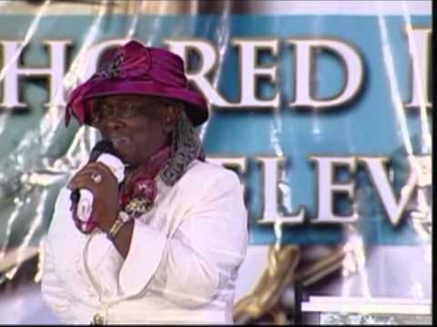 Evg. Gloria Wilks....Ride out Your Storm.mp4