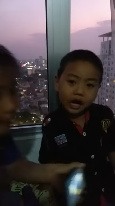 Malam hari di apartemen