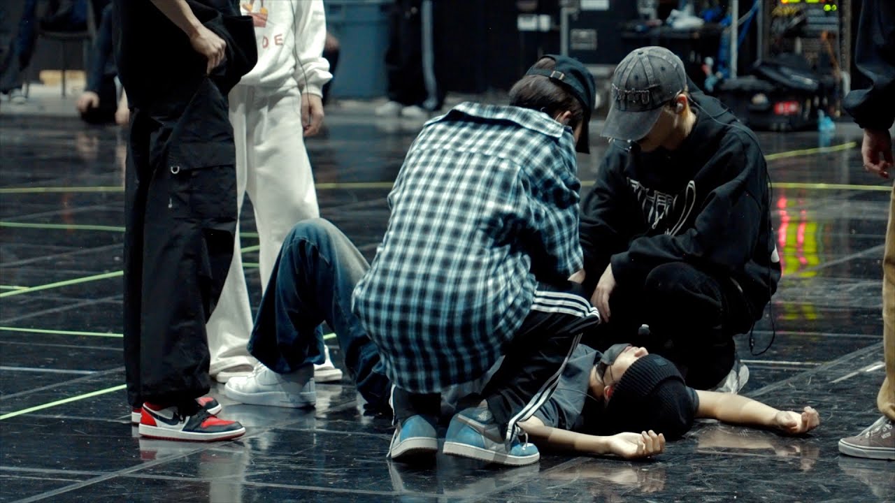 DREAM SKETCH : Page #1 - Hoverboard & Stage Practice | THE DREAM SHOW 3 FINALE in SEOUL BEHIND