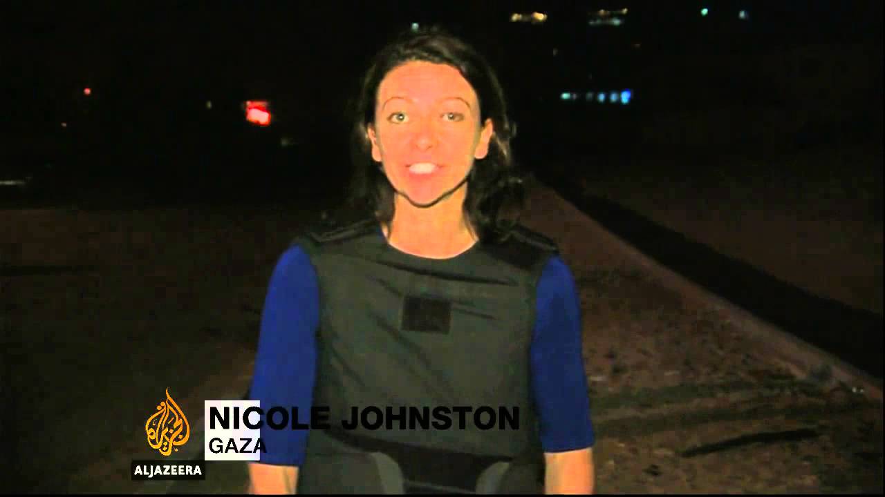 أدى قصف عنيف إلى قطع البث المباشر لقناة الجزيرة من غزة