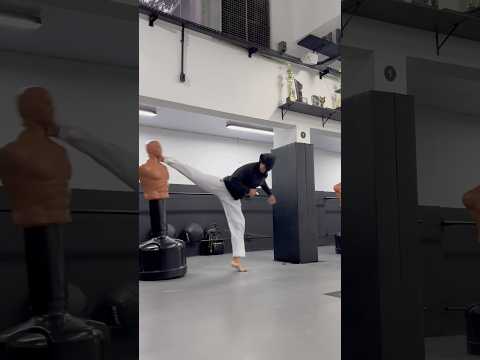 coisa de filme mas totalmente possível! Oss 🥋👊 #karate #taekwondo #kickboxing