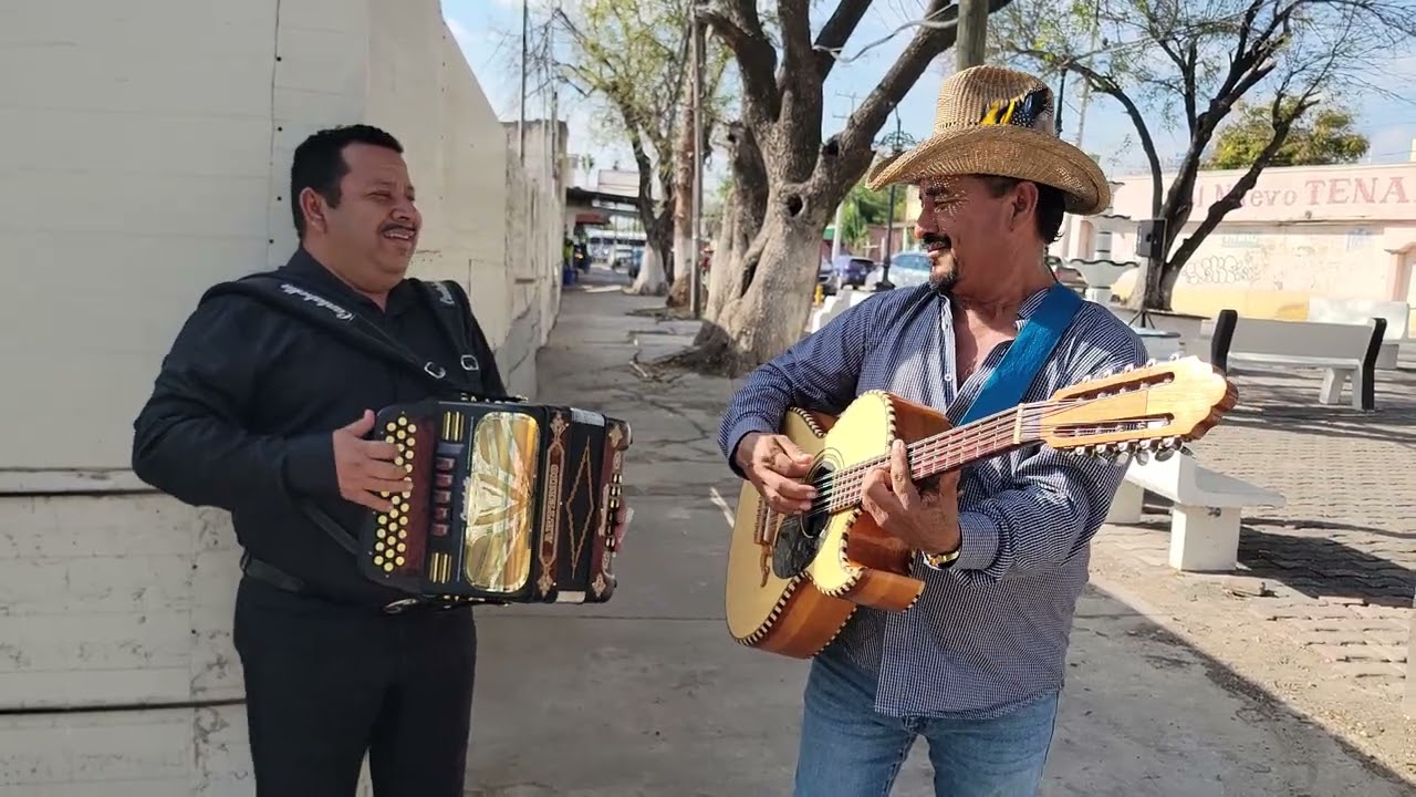 UN DIA ALA VEZ  SILVERIO CAZARES Y ARTEMIO 