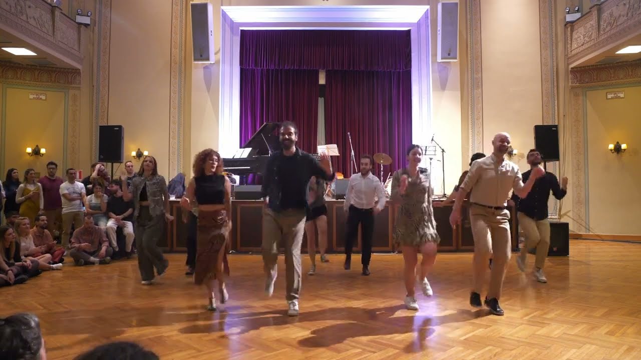 Rhythm Hoppers | Christmas ho-ho Hop! 2023 - Groovy Snaps performance