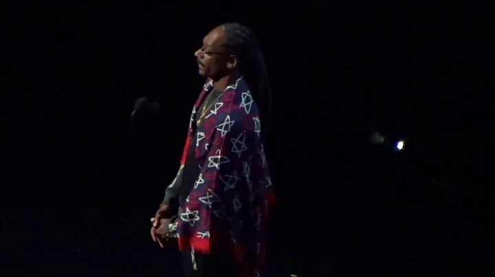 Snoop Dogg inducts Tupac Shakur into 2017 Rock Hall of Fame - Full Speech