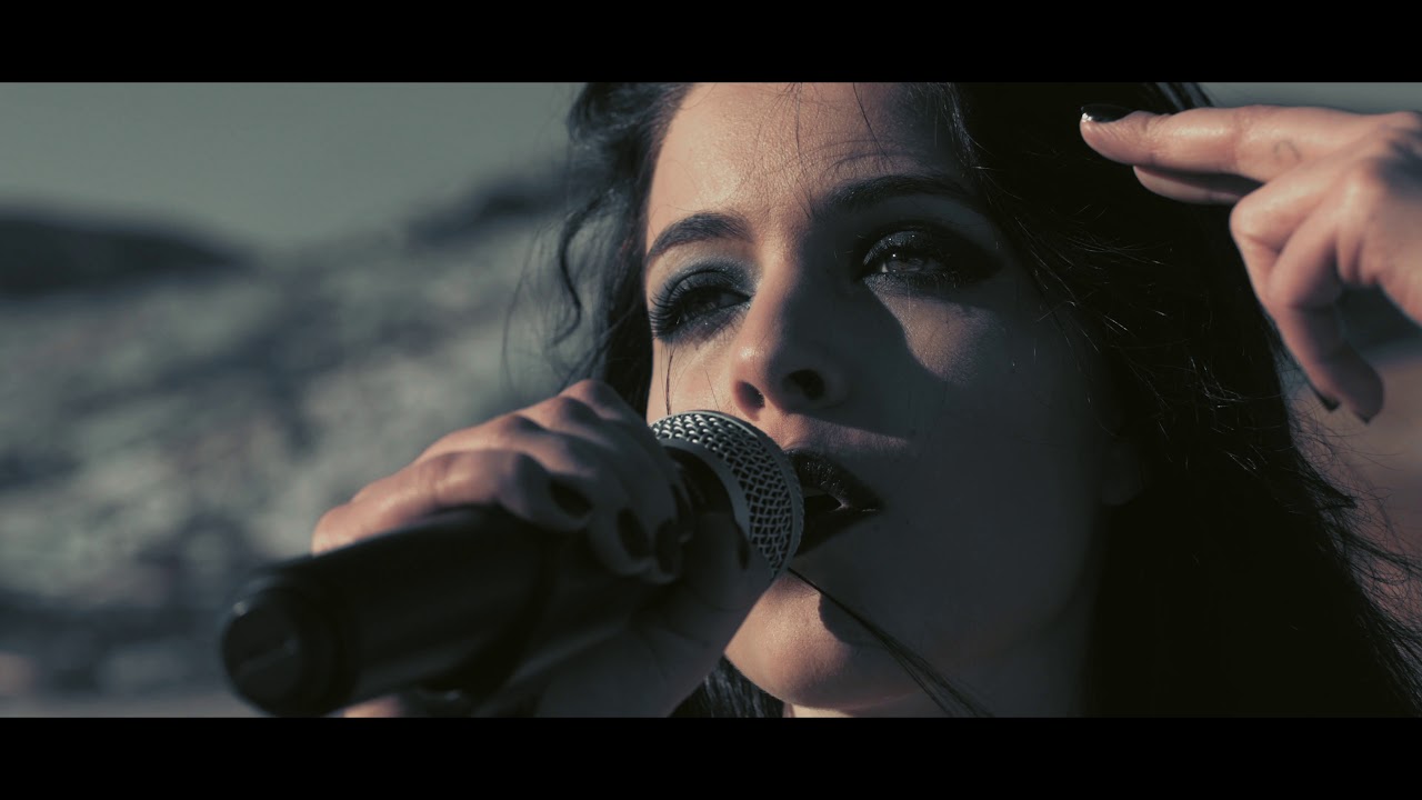 Guarda "Cold" - Sharone (Official Music Video) su YouTube Guarda "Cold" - Sharone (Official Music Video) su YouTube