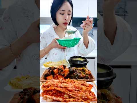 맛보기⏰️ 닭곰탕에 각종 김치 먹방 #<strong>닭곰탕</strong> #KIMCHI #ASMR #MUKBANG