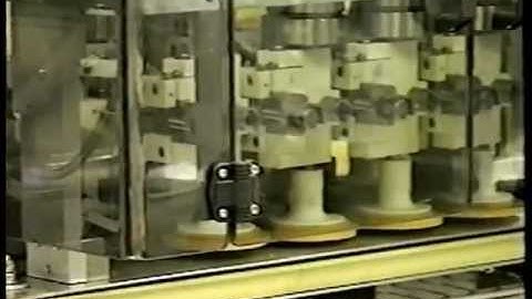 Resina NRC-40 Capper Running Jars of Jam. Equipped with H-26 Hopper. Capping Machine Video.