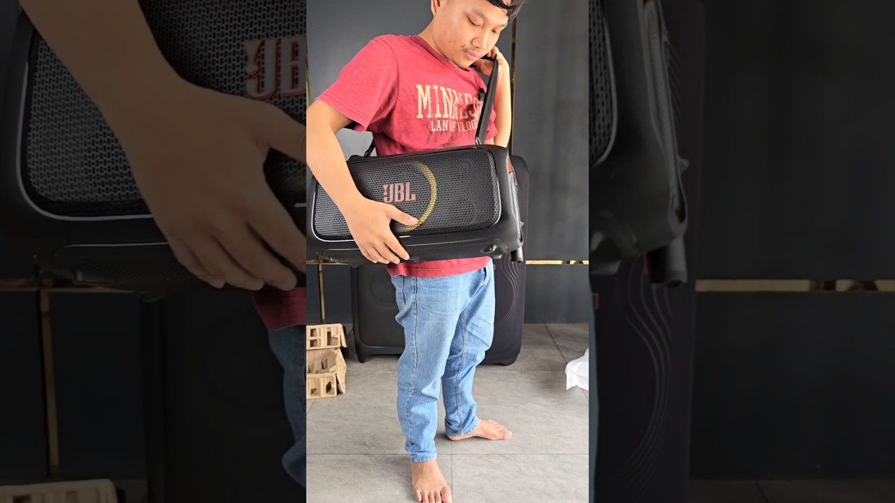 Watch JBL Partybox on the go essential 🇺🇸 on YouTube Watch JBL Partybox on the go essential 🇺🇸 on YouTube