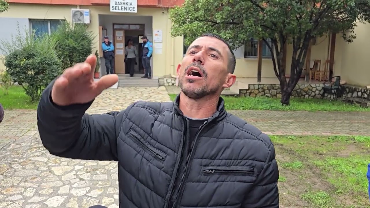 Shkarje dherash bllokon Rromësin: 70 familje të ngujuara!