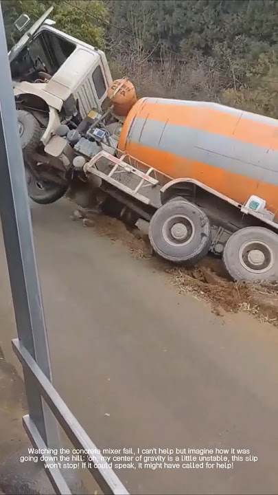 Brakes fail, concrete truck goes downhill: The moment of the accident