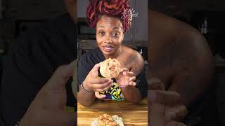 Soft strawberry crunch cookiesโฆ dangerous. ๐ฎโ๐จโ #cookies #strawberry #crunch #cakemix #butter