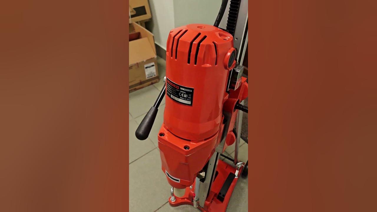 Установка алмазного бурения, 2400Вт, DDM24205А вакуумная плита - YouTube