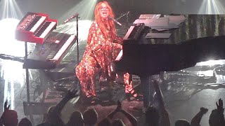 Video thumbnail of "Tori Amos, God (live), Paramount Theatre, Oakland, June 10, 2022 (HD)"