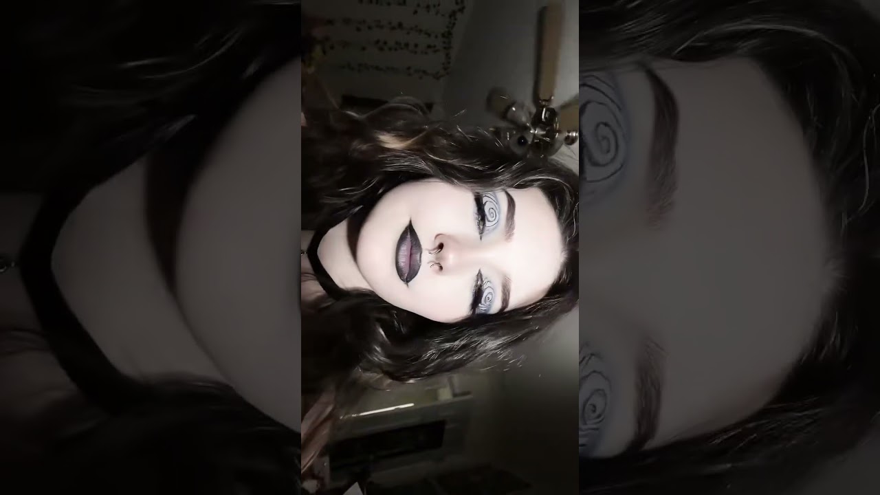 Epic cringe moment to flex the eyemakeup #alt #goth #altmakeup