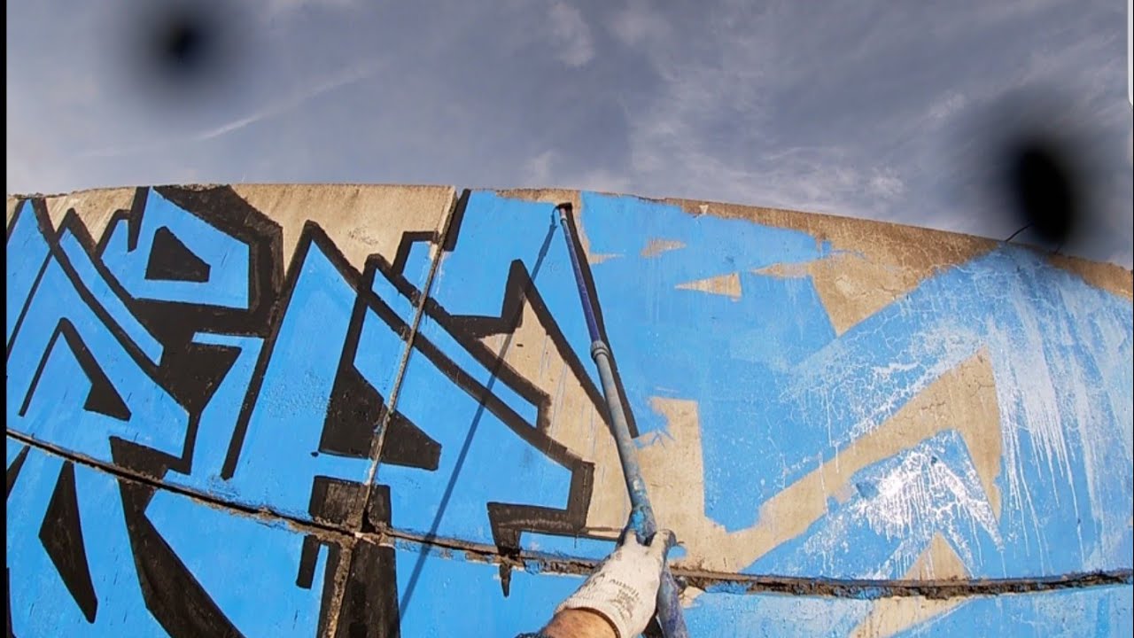 Rooftop graffiti on abandoned / All with rollers (RollUp) - Brado Stf