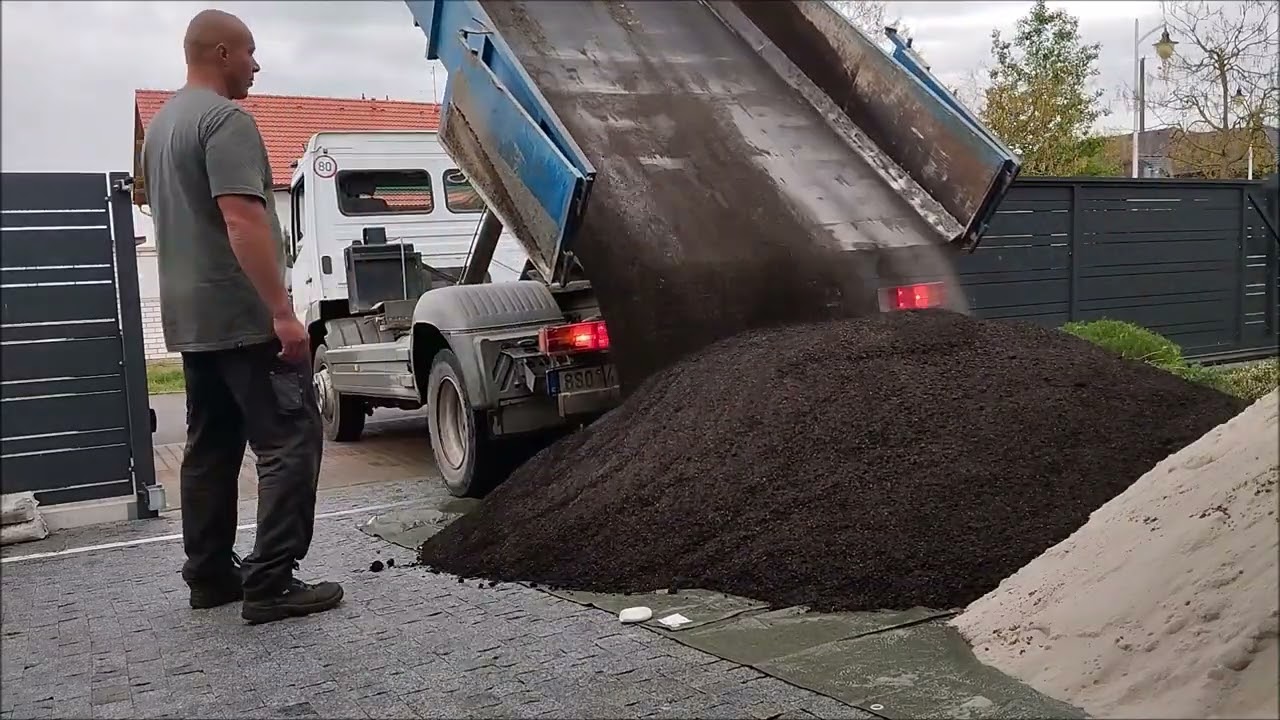 vertikutace trávníku a topdressing #garden #gardener